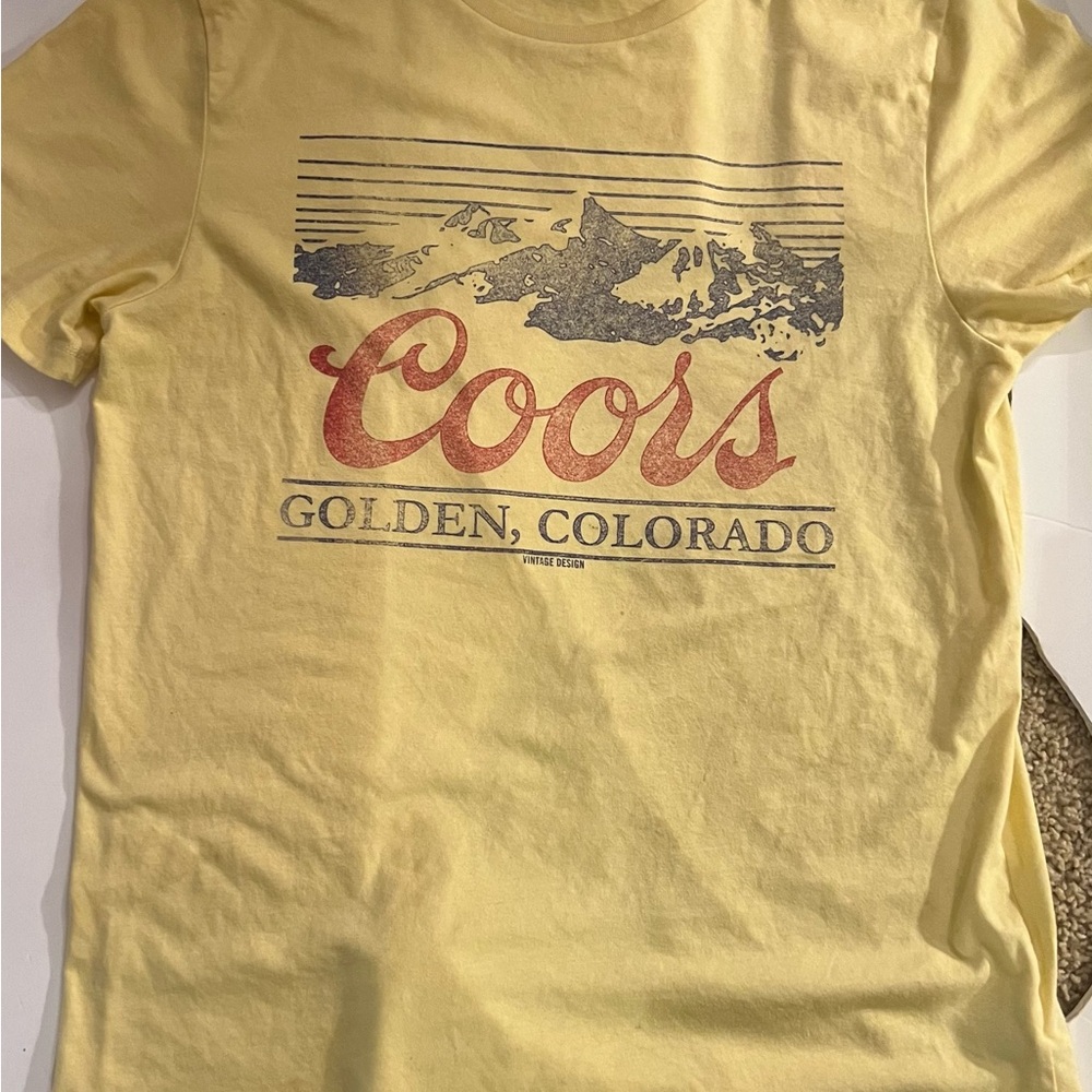 Vintage Coors Banquet T-Shirt in Soft Yellow Men’s Size L